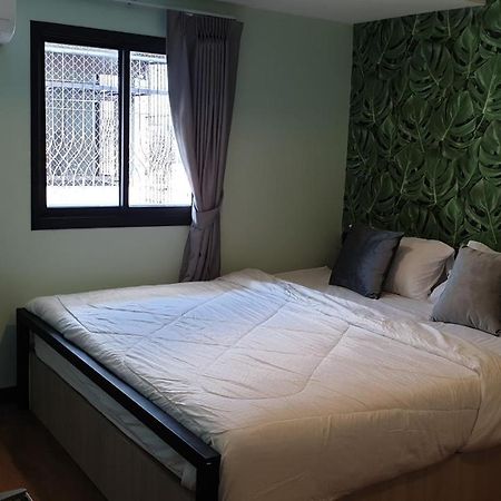 Nature Village Hostel Банкок Екстериор снимка