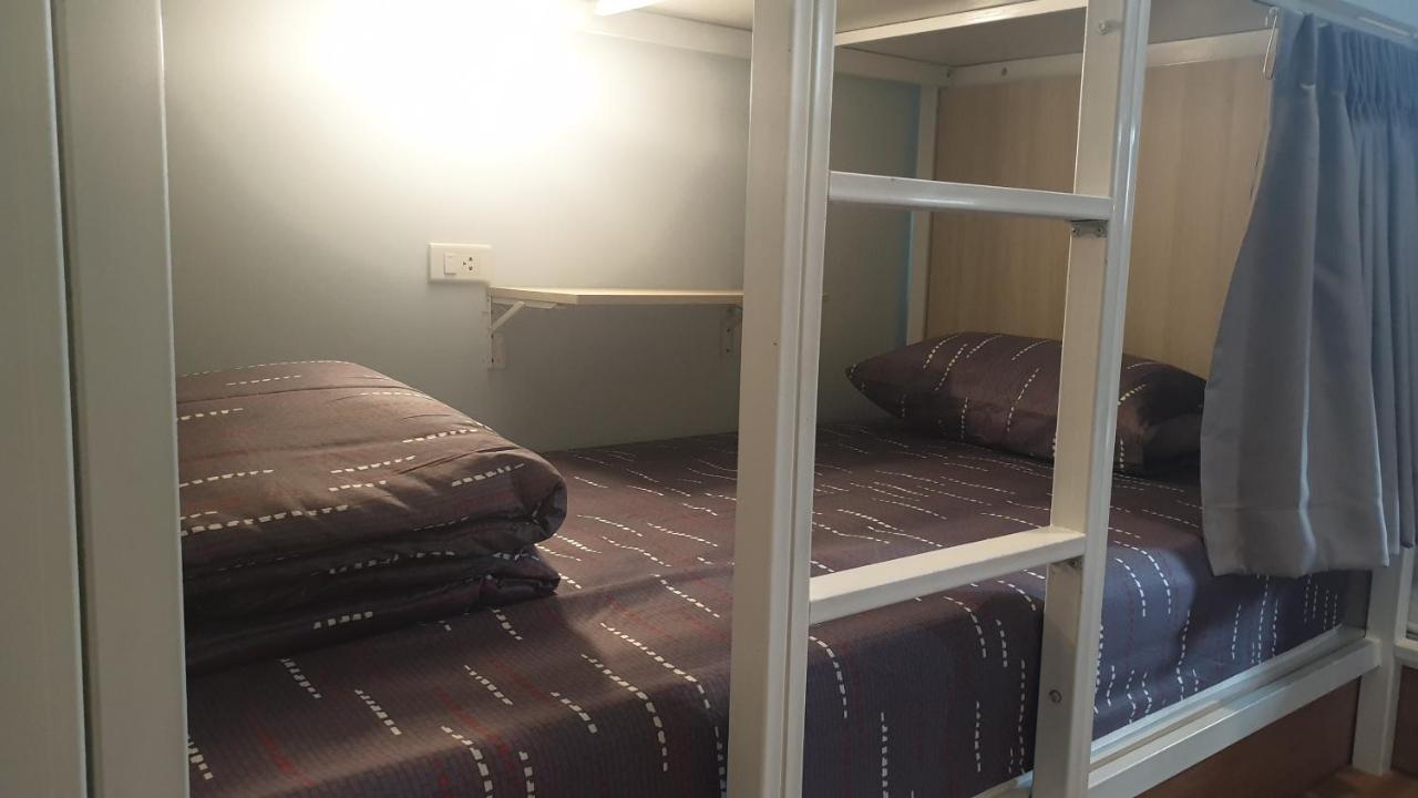 Nature Village Hostel Банкок Екстериор снимка