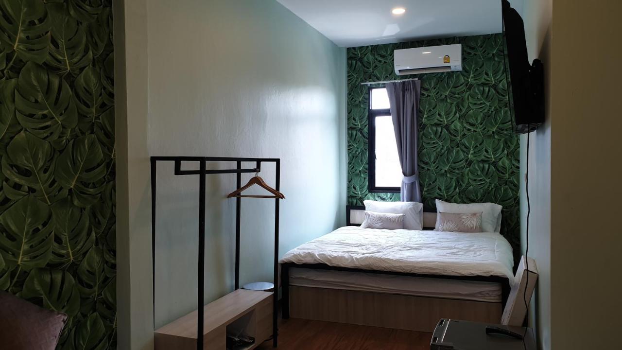 Nature Village Hostel Банкок Екстериор снимка