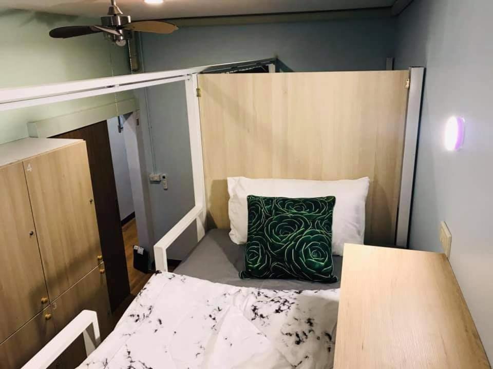 Nature Village Hostel Банкок Екстериор снимка