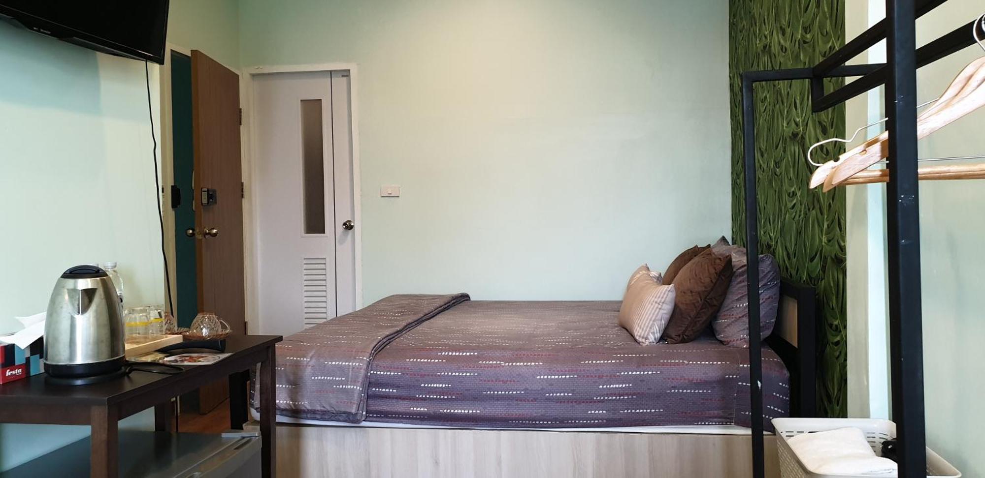 Nature Village Hostel Банкок Стая снимка